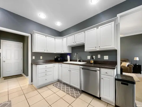 2277 Sagewood CT, Newburgh, IN 47630