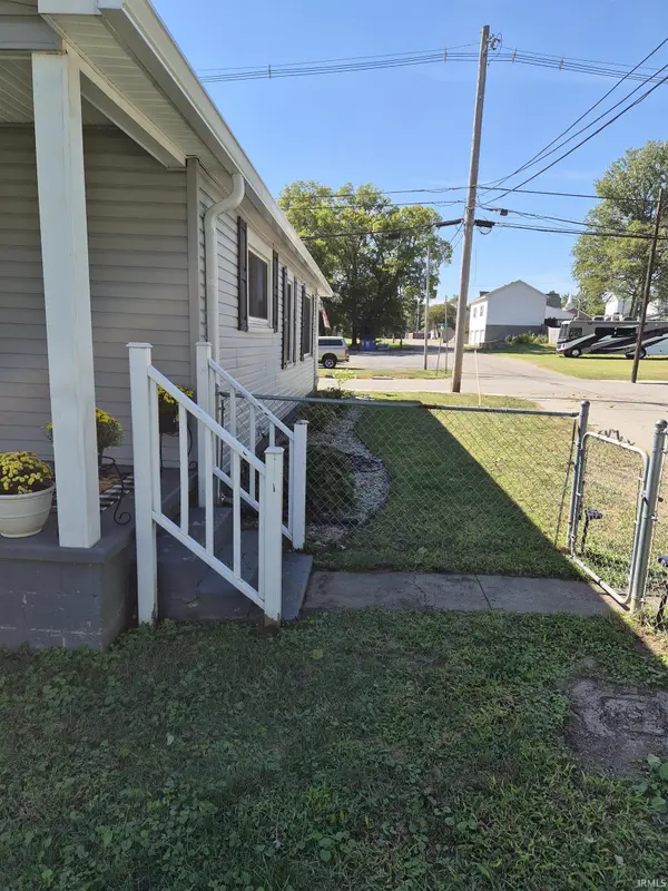 402 S 5th ST, Boonville, IN 47601