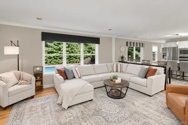 5 Aspatuck CT, Commack, NY 11725