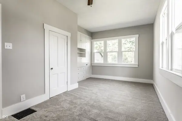 671 N 10th ST, Noblesville, IN 46060