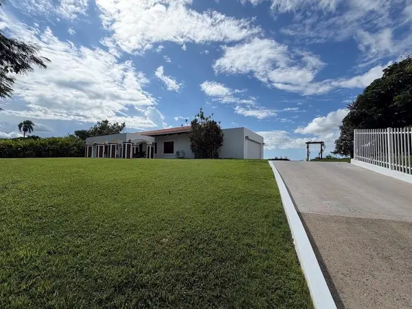 5 CAMINO PEDRO RAMOS ST BEVERLY HILLS DEV, Guaynabo, PR 00969