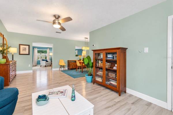 2101 68TH AVE S, St Petersburg, FL 33712