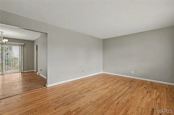 95 Sackett DR, Florissant, MO 63033