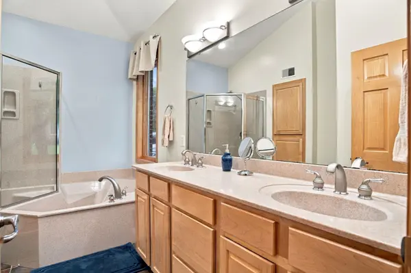 243 W Canyon DR, Hudson, WI 54016