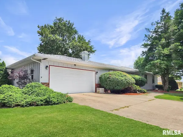 500 N OAK ST, Toulon, IL 61483