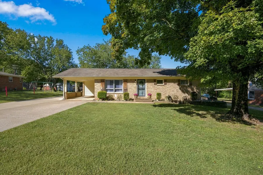 204 Park Cir, Waverly, TN 37185