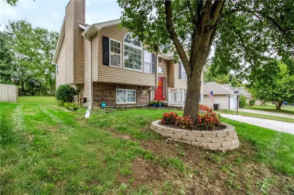 1324 Fawn LN, Warrensburg, MO 64093