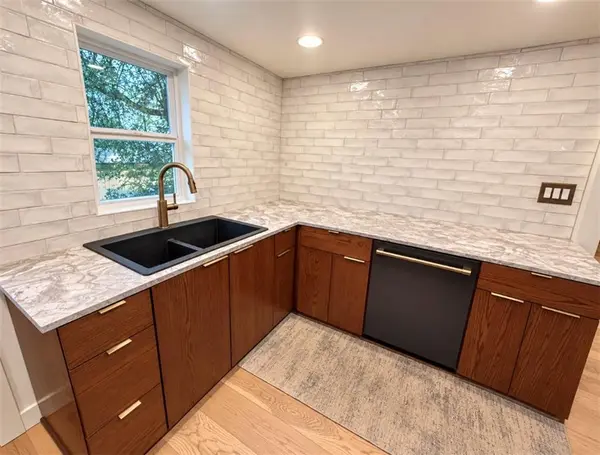 408 S 2nd ST, Hopkins, MO 64461