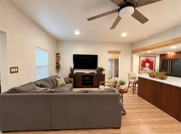 408 S 2nd ST, Hopkins, MO 64461