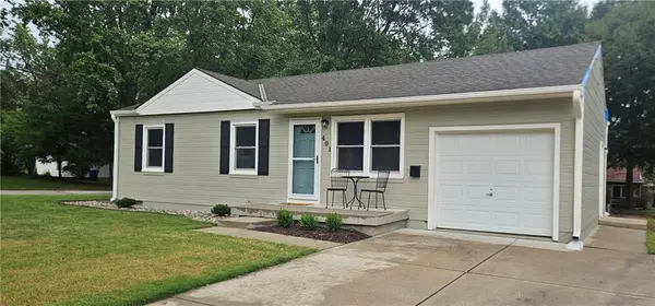 401 SW Madison ST, Lee's Summit, MO 64063