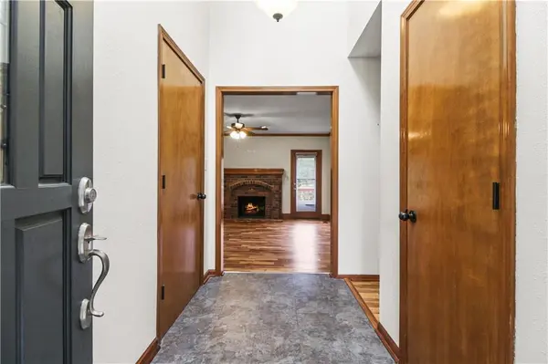 2160 NE Concord ST, Lee's Summit, MO 64086