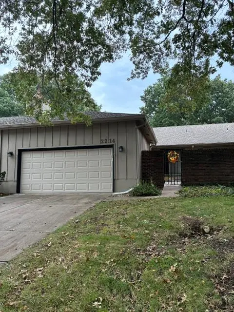 2214 CONDOLEA TER, Leawood, KS 66209