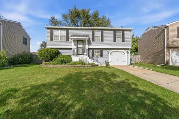 20519 S Acorn Ridge DR, Frankfort, IL 60423