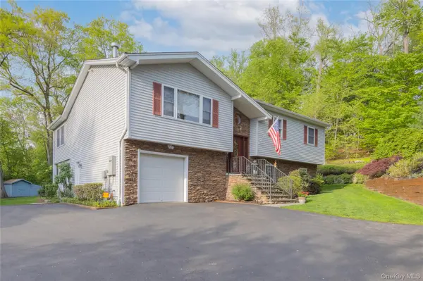5 Nickolaus LN, Nanuet, NY 10954