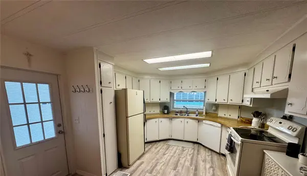 5619 BAYSHORE RD #240, Palmetto, FL 34221