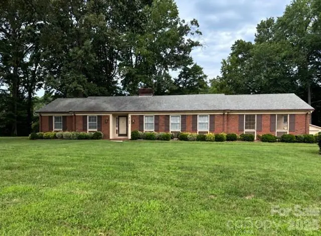 104 Spruce DR, Salisbury, NC 28147