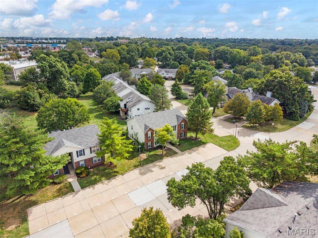 1504 Surrey LN #C, St Peters, MO 63304