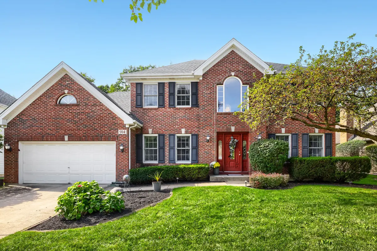 914 Willow Creek RD, West Chicago, IL 60185