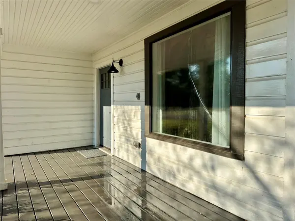 403 Lizzie ST, Taylor, TX 76574