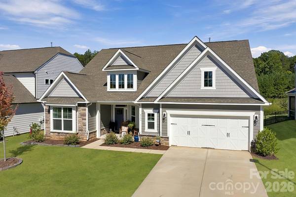 8744 Acadia Pkwy, Sherrills Ford, NC 28673