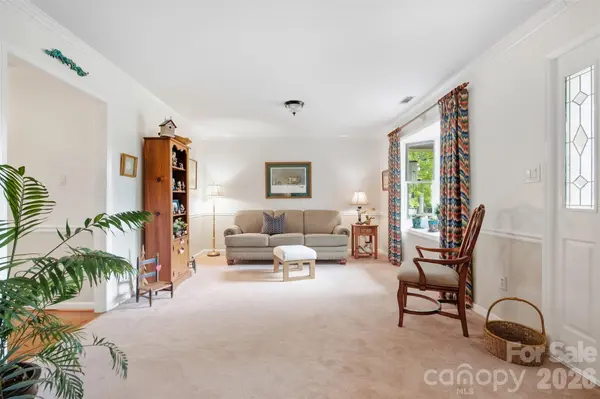 625 Davie AVE, Statesville, NC 28677