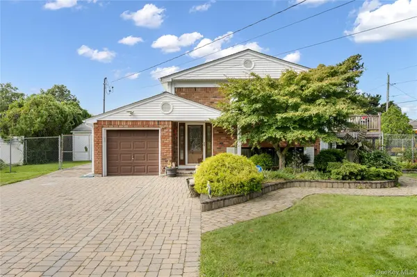 135 W End AVE, Shirley, NY 11967