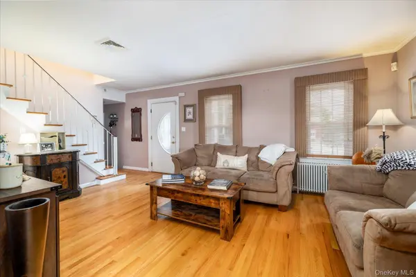 11 W 2nd ST, Freeport, NY 11520