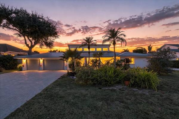 1741 STANFORD LN, Sarasota, FL 34231