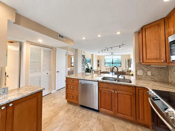 2620 COVE CAY DR #306, Clearwater, FL 33760