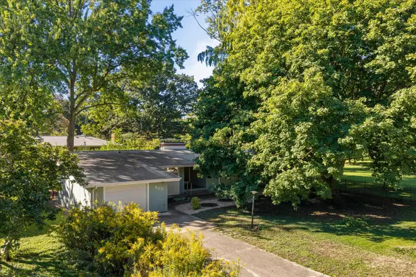 507 E Sunnycrest CT, Urbana, IL 61801