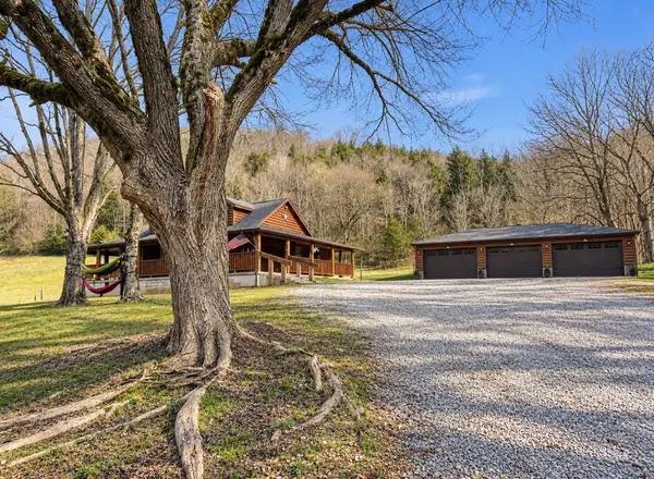 1528 Knob Creek Rd, Celina, TN 38551