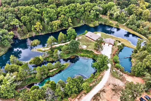973 SE Pvt 87 RD, Deepwater, MO 64740
