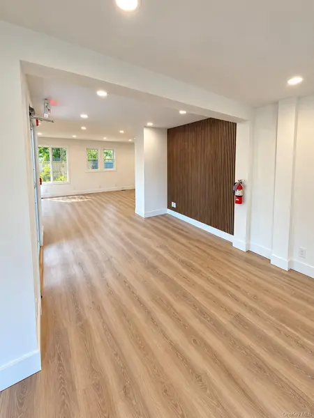 32 Office Space Chichester AVE, Center Moriches, NY 11934