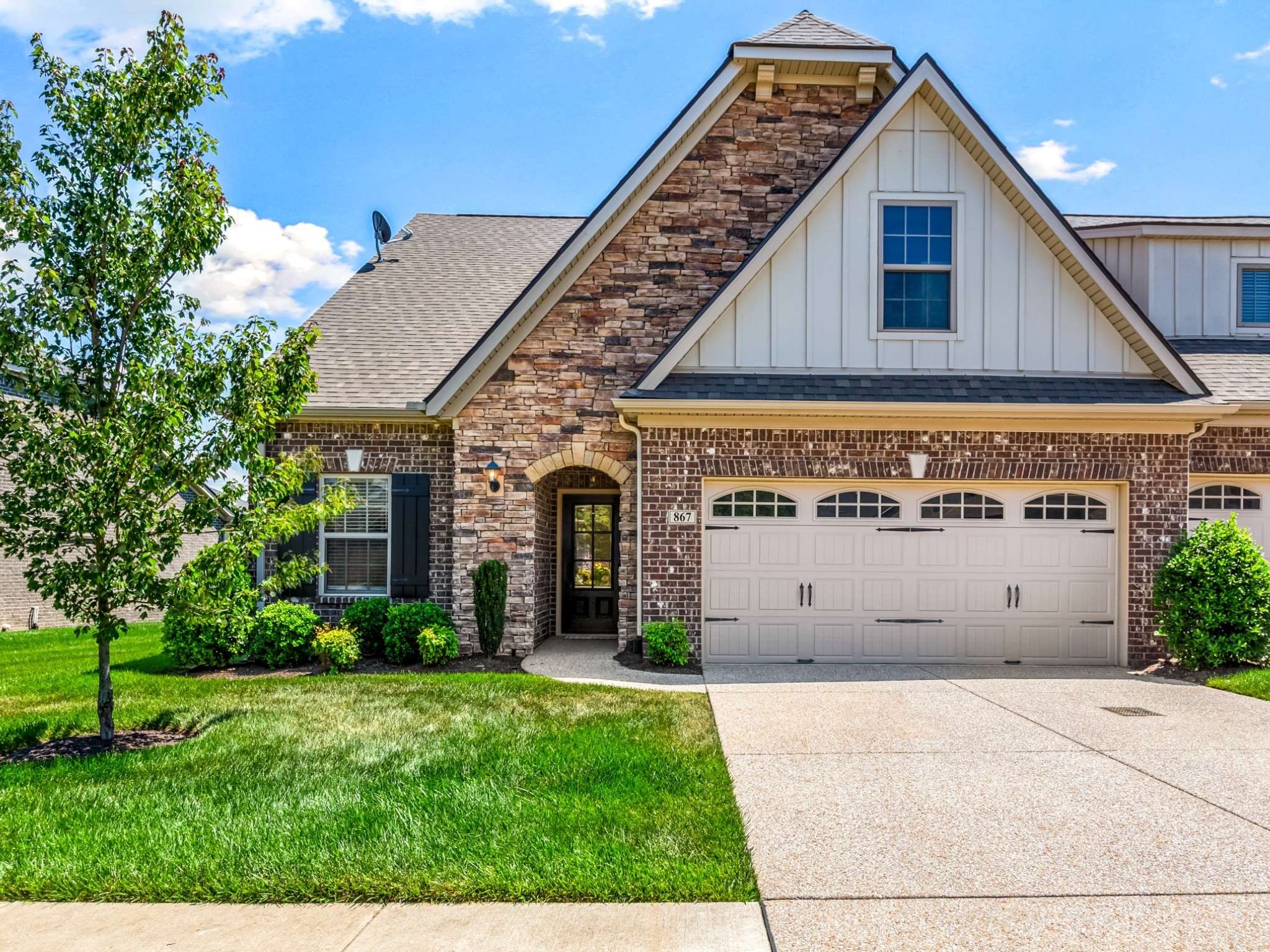 867 Meadowcrest Way, Lebanon, TN 37090