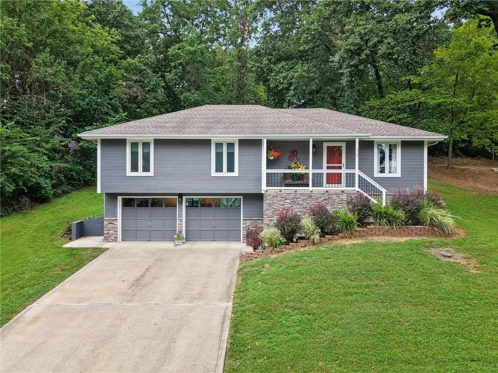 510 Sycamore DR, Richmond, MO 64085