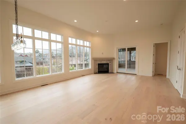 15 Evian CT, Asheville, NC 28804