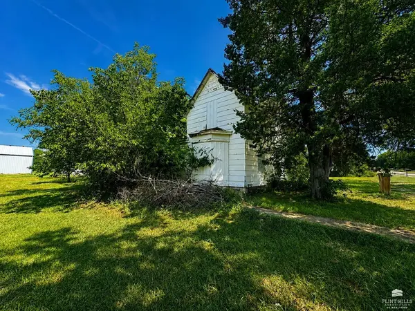 318 W Yauger ST, Lincoln, KS 67455
