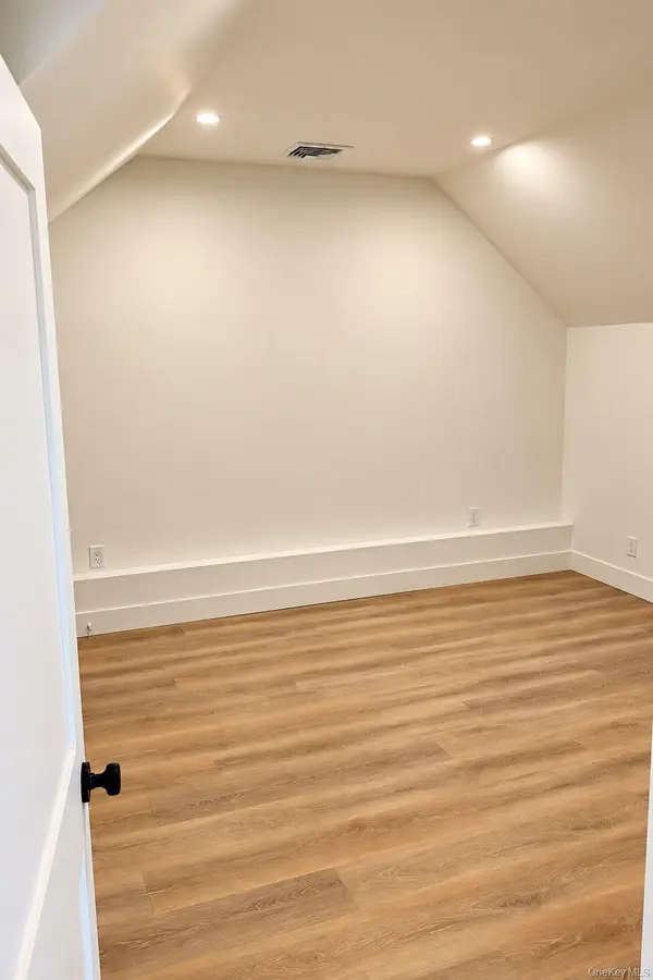 32 Office Space Chichester AVE, Center Moriches, NY 11934