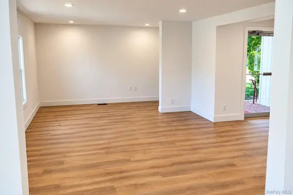 32 Office Space Chichester AVE, Center Moriches, NY 11934