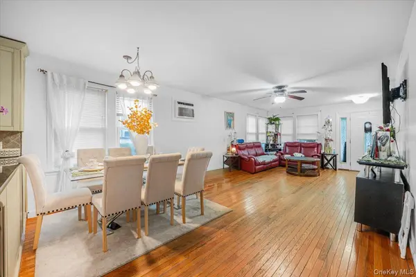 25 3rd AVE, Central Islip, NY 11722