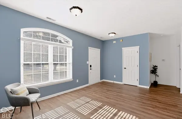 6498 Glenwood Trace, Zionsville, IN 46077
