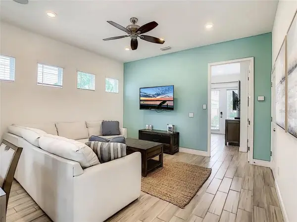 8037 LOST SHAKER LN, Kissimmee, FL 34747