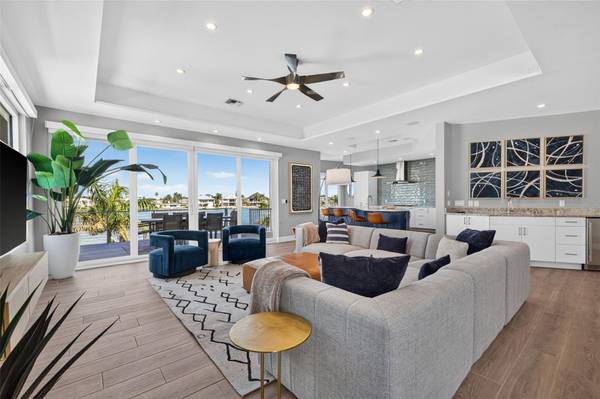 10209 GULF BLVD, Treasure Island, FL 33706