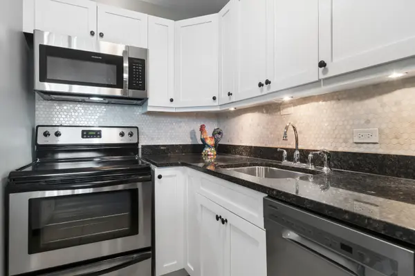 4250 N Marine DR #705, Chicago, IL 60613