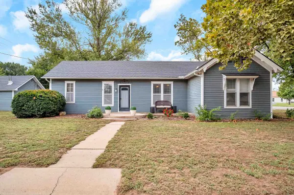 404 S Ohio St, Mount Hope, KS 67108