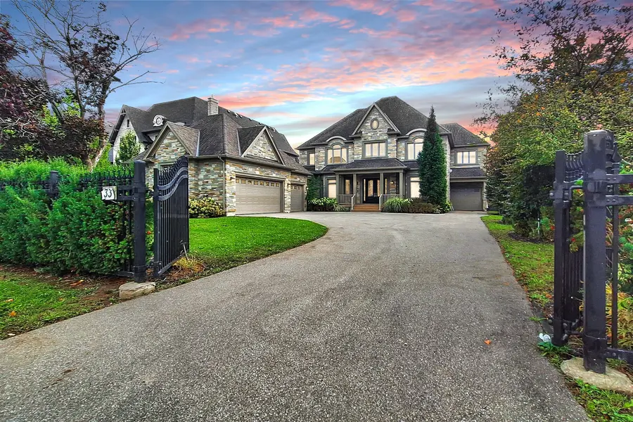 33 Maple Grove AVE, Richmond Hill, ON L4E 2V1