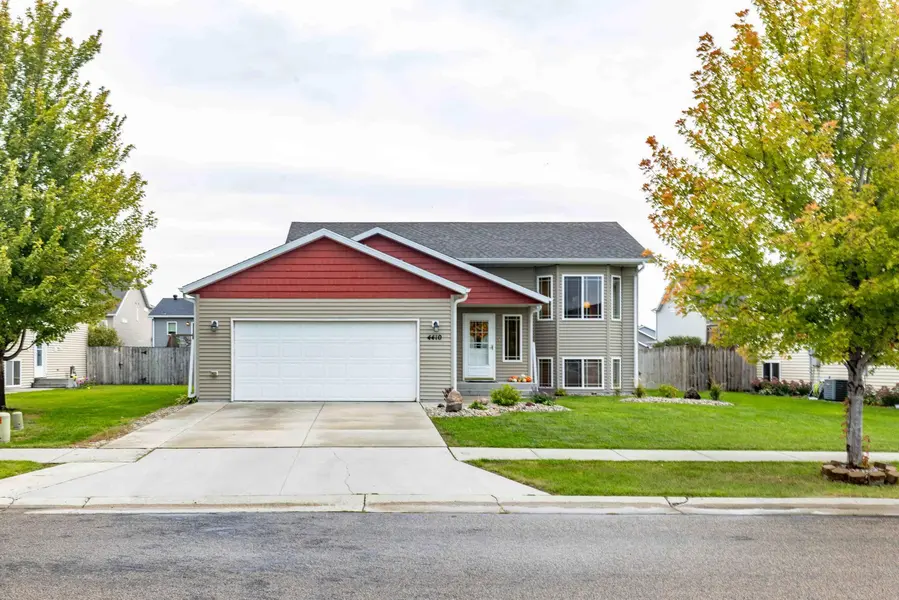 4410 16 ST S, Moorhead, MN 56560