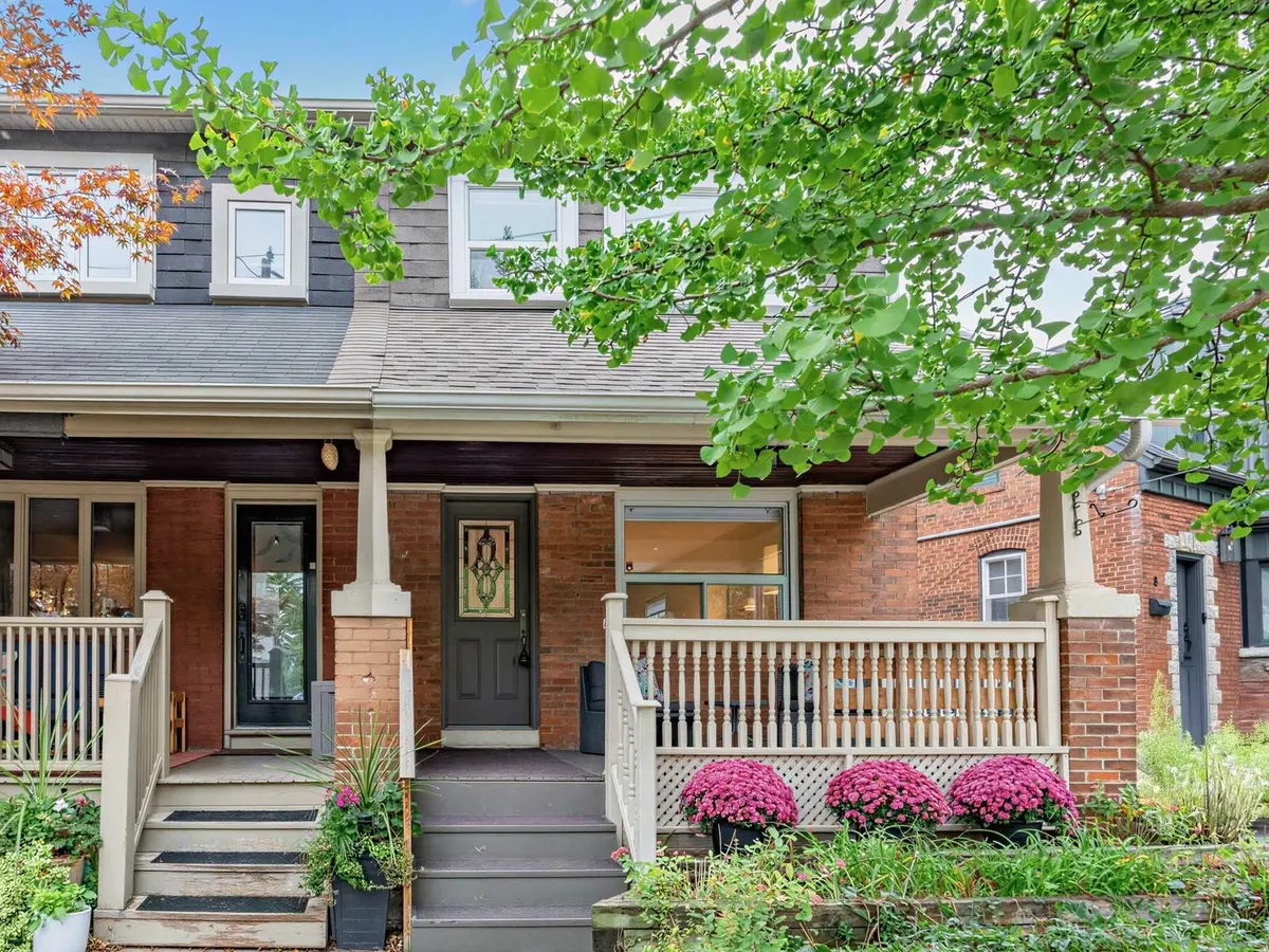4 Kenrae RD, Toronto C11, ON M4G 1Y1
