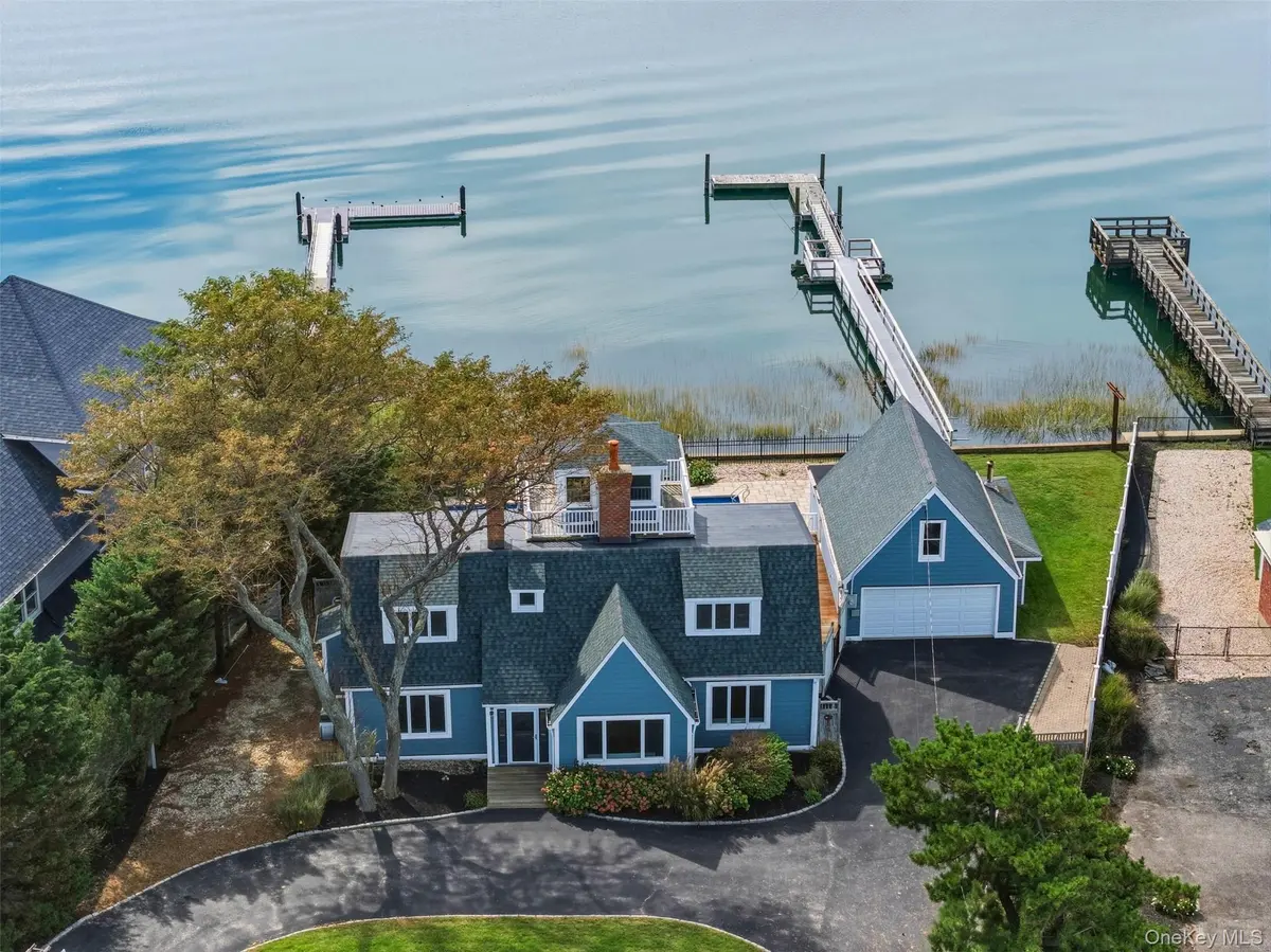 391 Asharoken AVE, Northport, NY 11768