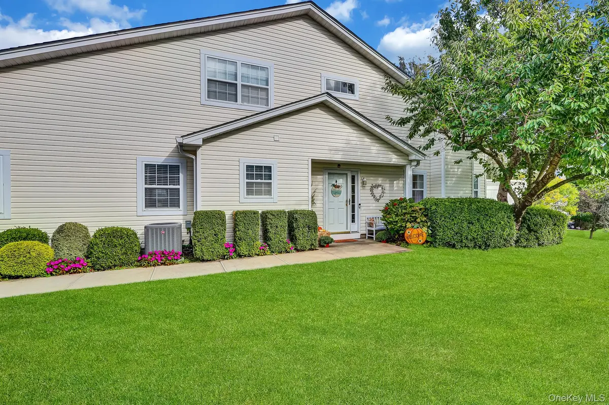 224 Erik DR, East Setauket, NY 11733